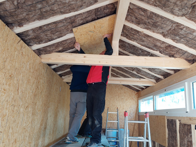 Dämmung und Beplankung der Brauerei mit OSB