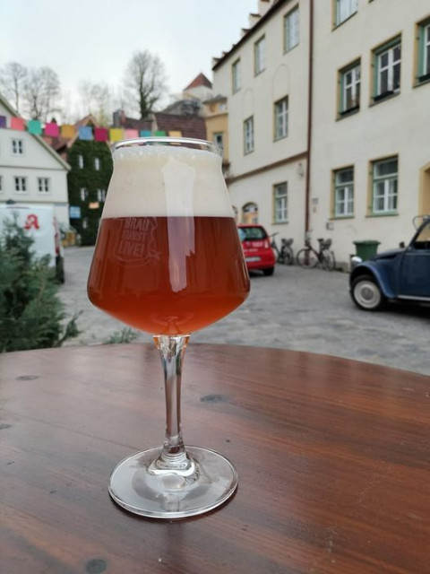 Der Maibock der Communebrauerei hatte dieses °Jahr 9 % Alkohol bei 22° P. Das dürfte ein Spitzen wert sein