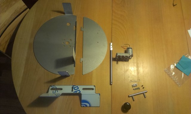 Teile mit Motor (der wurde extern bei der BUCHT bestellt)