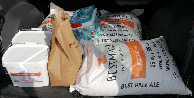 Beute.jpeg (714.56 KiB) 897 mal betrachtet Packesel zu ca. 20-23% beladen