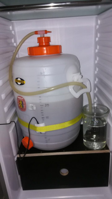 S40_01_Kuehlschrank.jpg