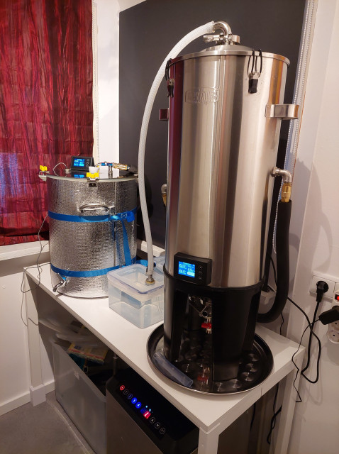 Gärsetup bestehend aus Grainfather Conical, Polsinelle 50L und Grainfather Glycol Chiller.