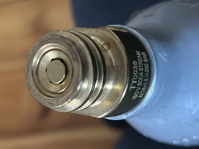 original Sodastream Flaschenkopf- hier passt der Druckminderer nicht
