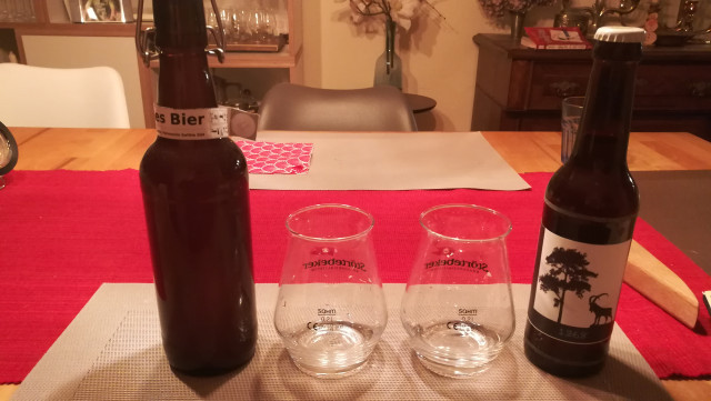 IMG_20221213_222910.jpg (2 MiB) 5452 mal betrachtet Der Versuchsaufbau. Links mein "Ainpöckisches", rechts das "1368". Beide kellerkalt (aktuell 10°C)