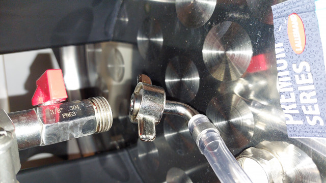 Standard 5/8&quot; Tülle mit 90° Bogen. Kann jederzeit problemlos auf und abgeschraubt werden.