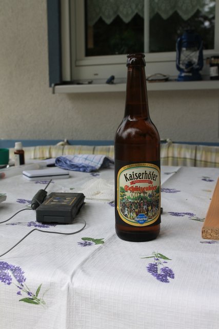 IMG_8167.JPG (939.86 KiB) 9450 mal betrachtet Während der Rasten findet sich dann auch Zeit für ein Seidla Schützenbier ... Prost