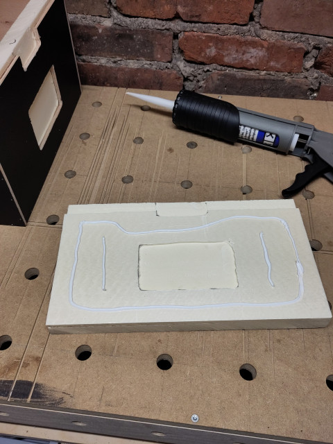 Verklebung mit Montagekleber