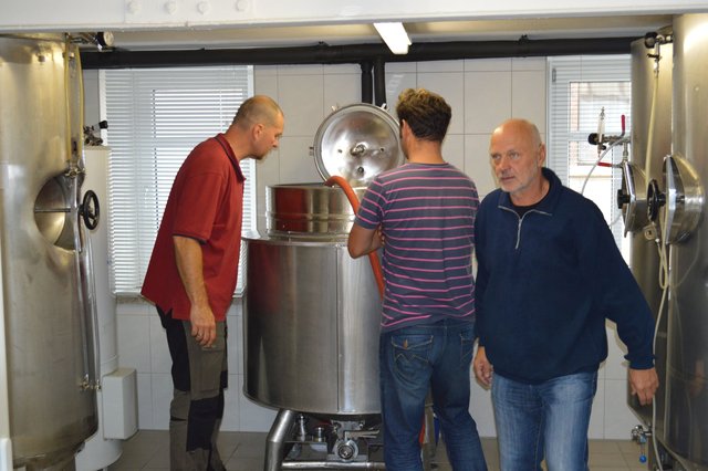 Auch die Würze fiel dann im freien Fall in den Gärtank