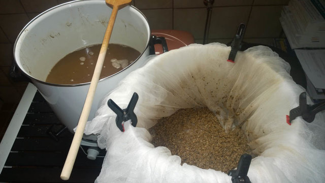 Gardine aus Würze, Nachguß