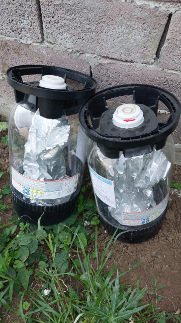 Plastik Fässer.jpg