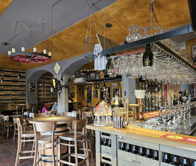Pauwel Kwak Bierhuis - Mini (1).jpg