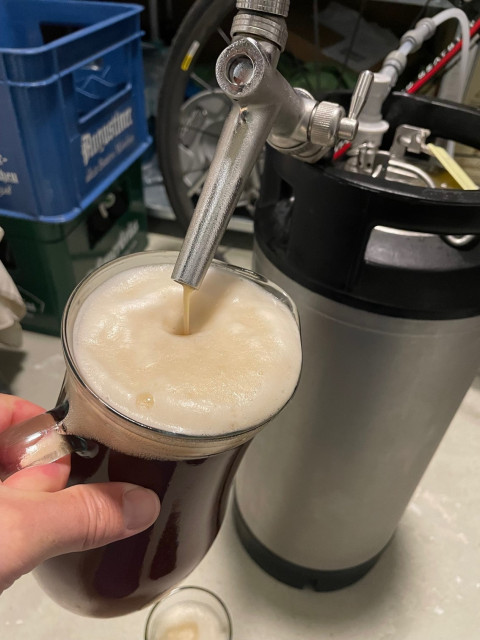 Bild1_Weihnachtsbier_Barke_Dunkel.jpg