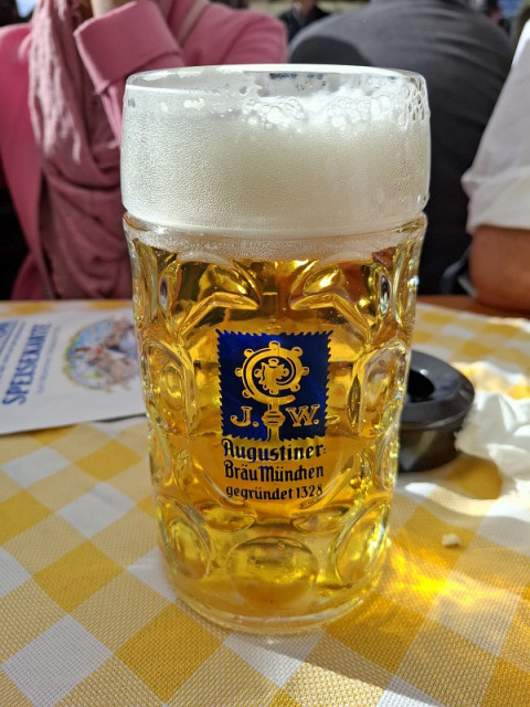 augustwiesn24.jpg