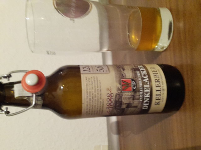 wenigstens Bügelflasche...